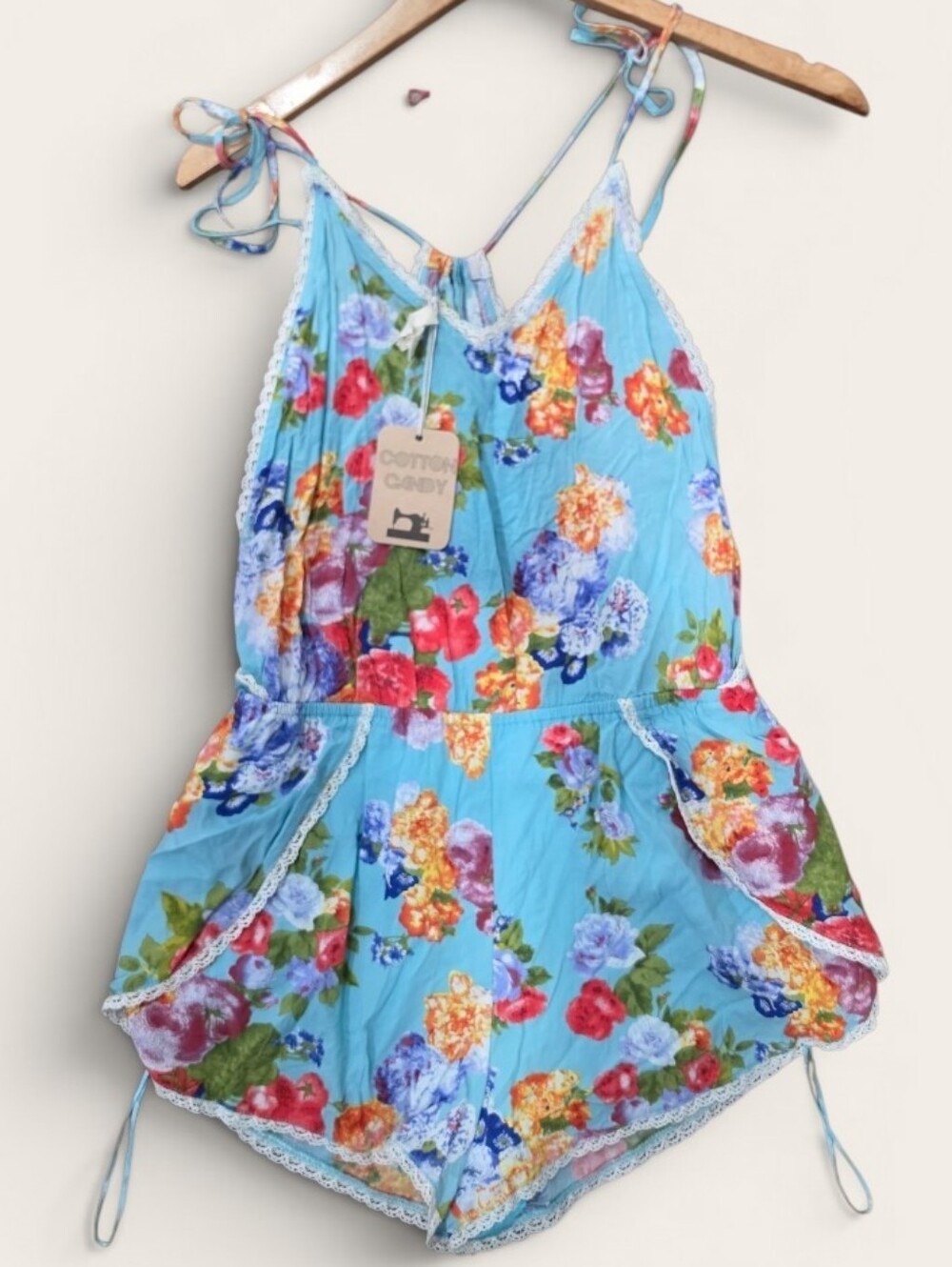 NWT Cotton Candy Light Blue Floral Romper White Lace Trim Women's Sz L